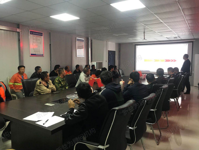 T梁班組培訓現(xiàn)場 T梁班組培訓現(xiàn)場